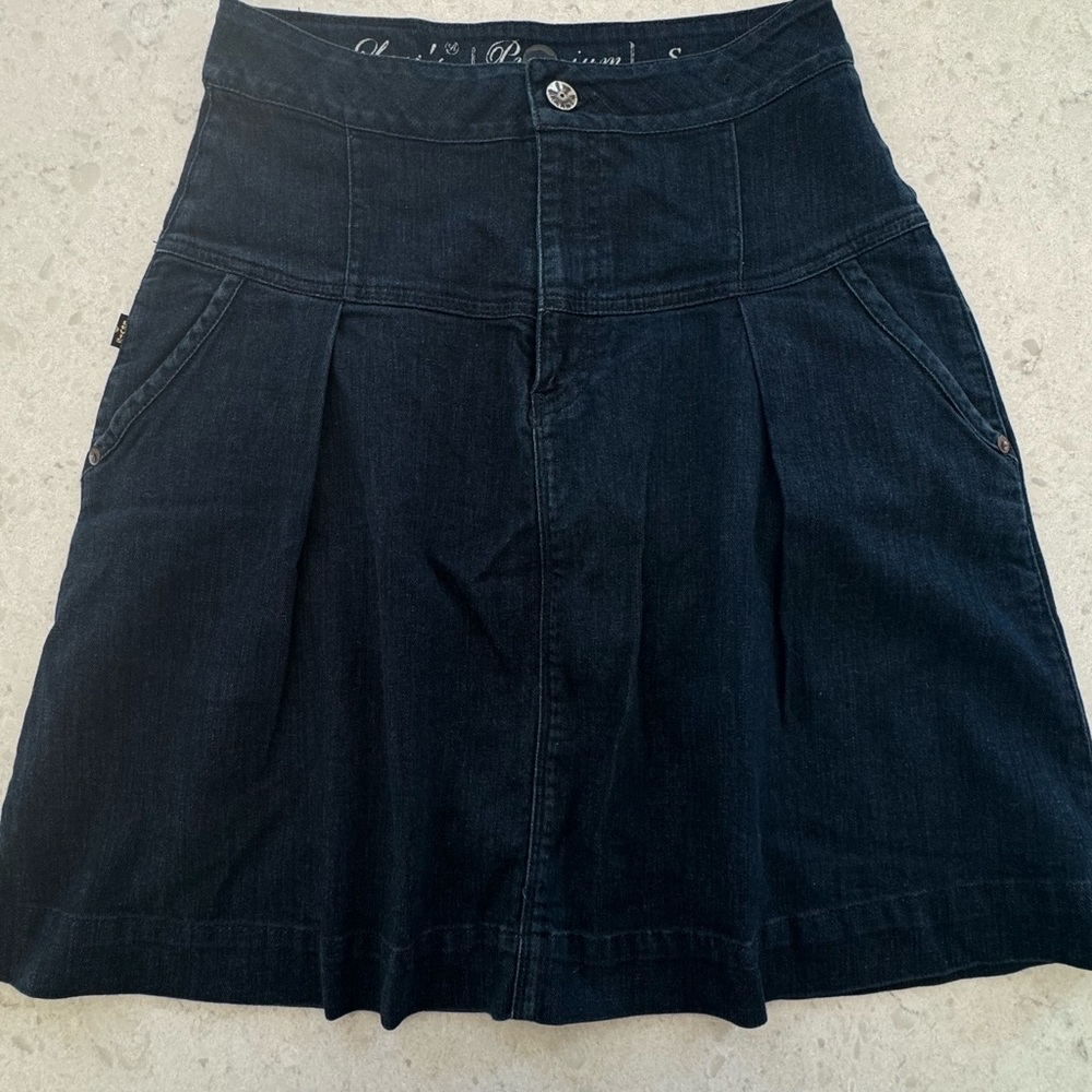 Classic Levi’s Dark Blue Denim Skirt Small